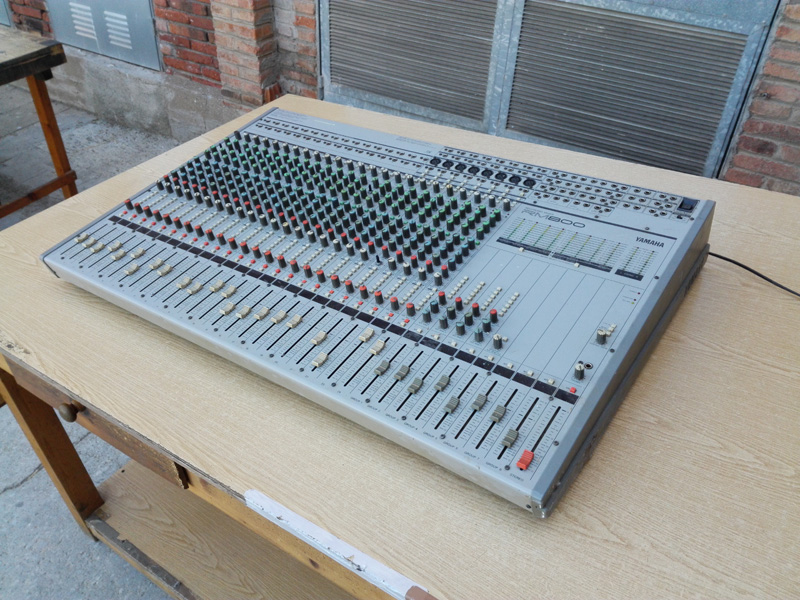 mesa mezclas estudio grabacion yamaha rm800 metal plastico func 15x104x66.5 1u